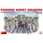 Pushing Soviet Soldiers - MiniArt 1/35