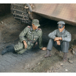A moment of rest Tank German Crew-2 fig.WWII - Royal...